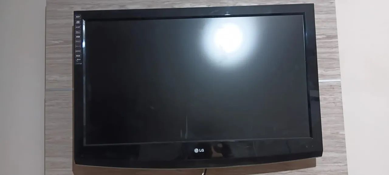 Tv LG 42 polegadas(com suporte pra tv box)