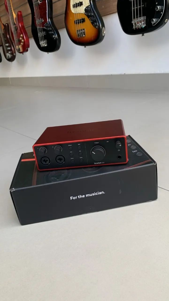 Interface de áudio Focusrite Scarlett 4i4