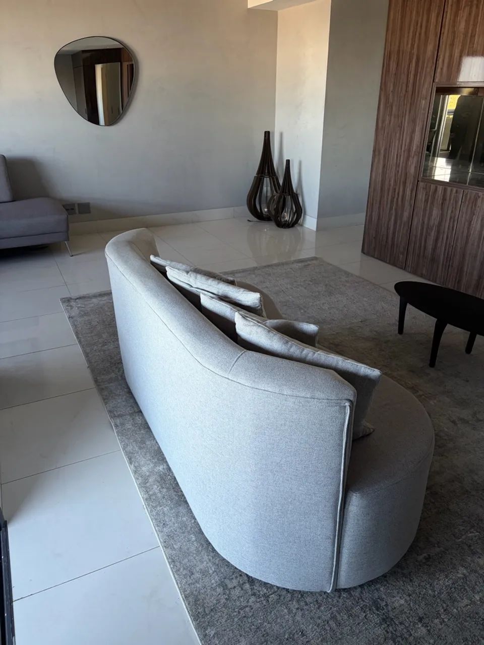 SOFÁ CURVO ORGÂNICO EM LINHO - Foto 5