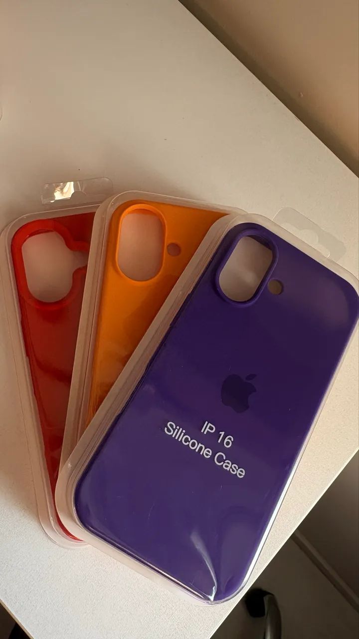 3 capinhas de silicone para IPhone16 - lacradas, sem uso! - Foto 3
