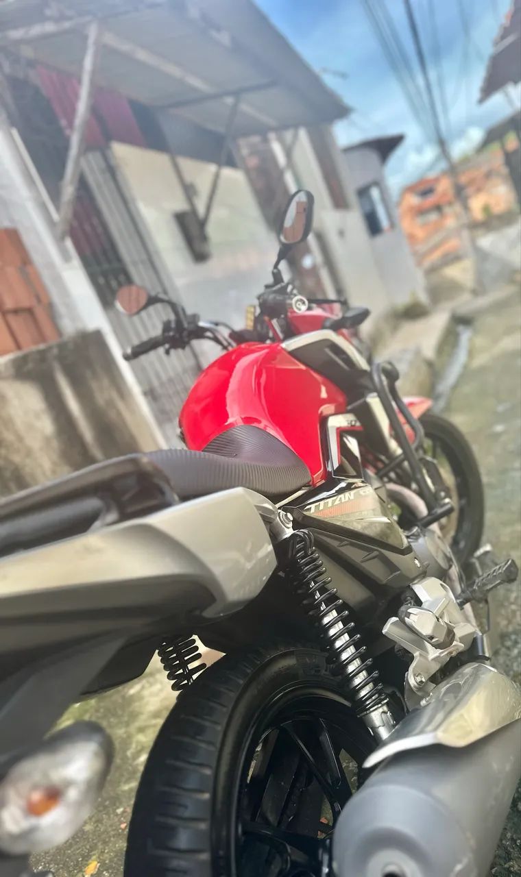 Vendo moto muito nova