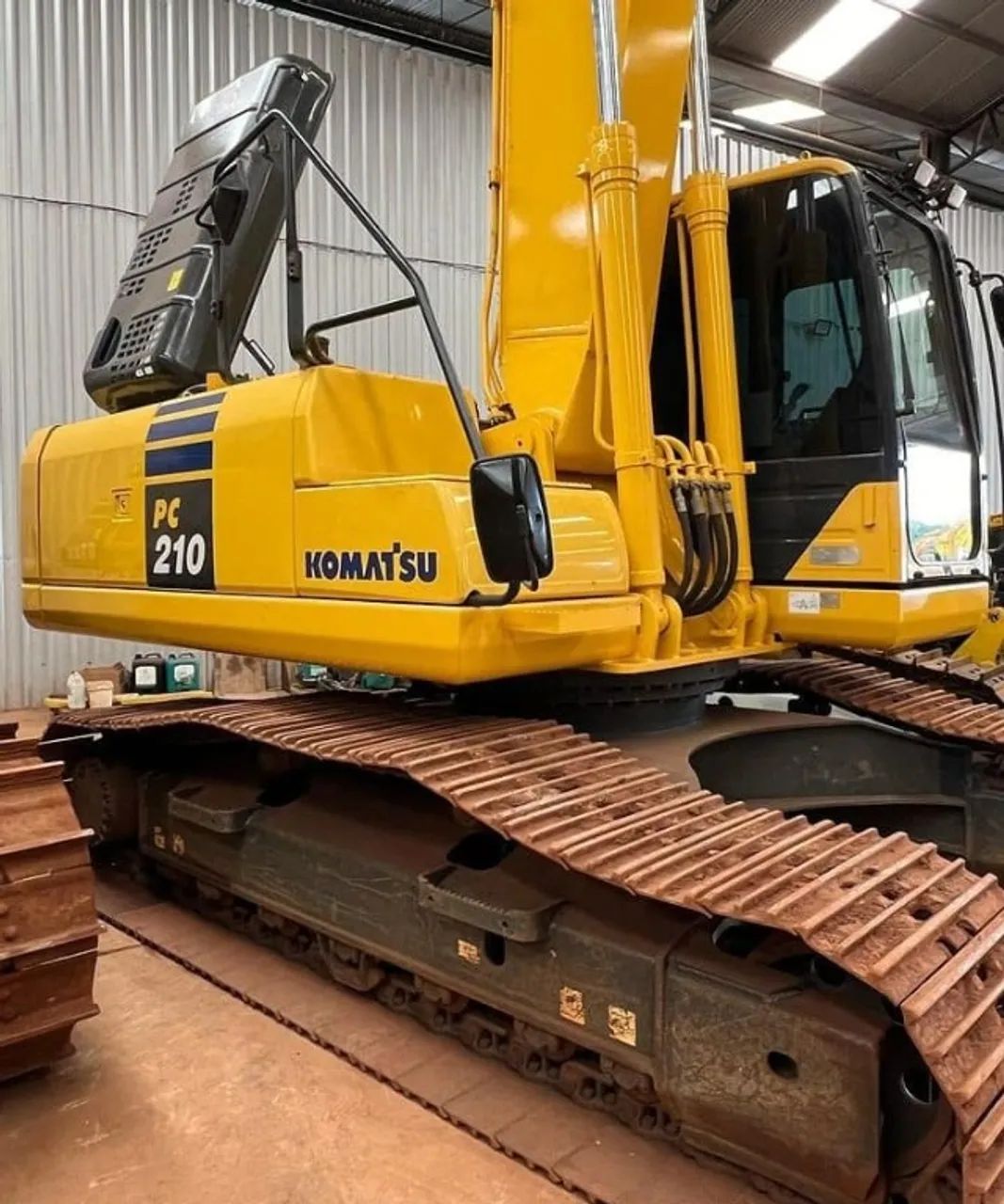 Escavadeira Komatsu PC 210 ano 2020 - Foto 2
