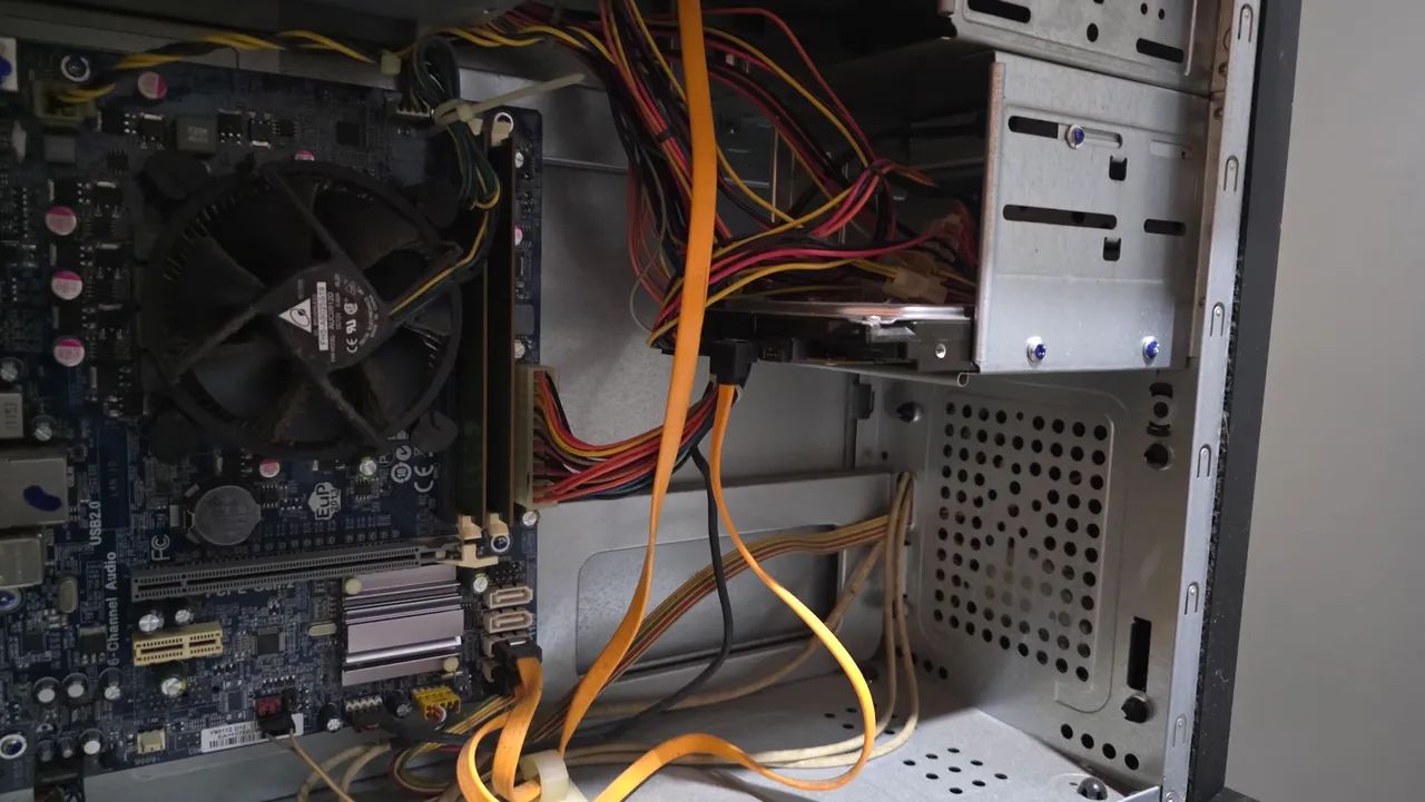 Computador e teclado para aproveitar peças  - Foto 3