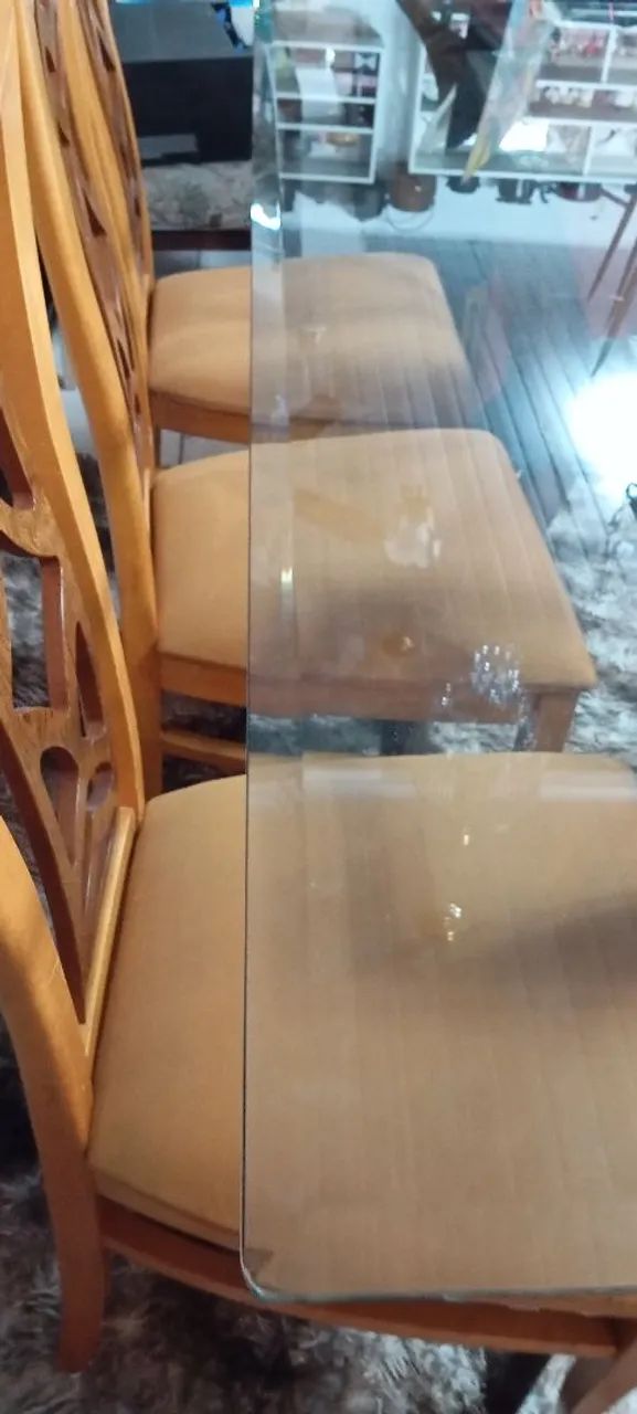 Mesa com tampo de vidro bisotê grosso e 6 cadeiras - Foto 3