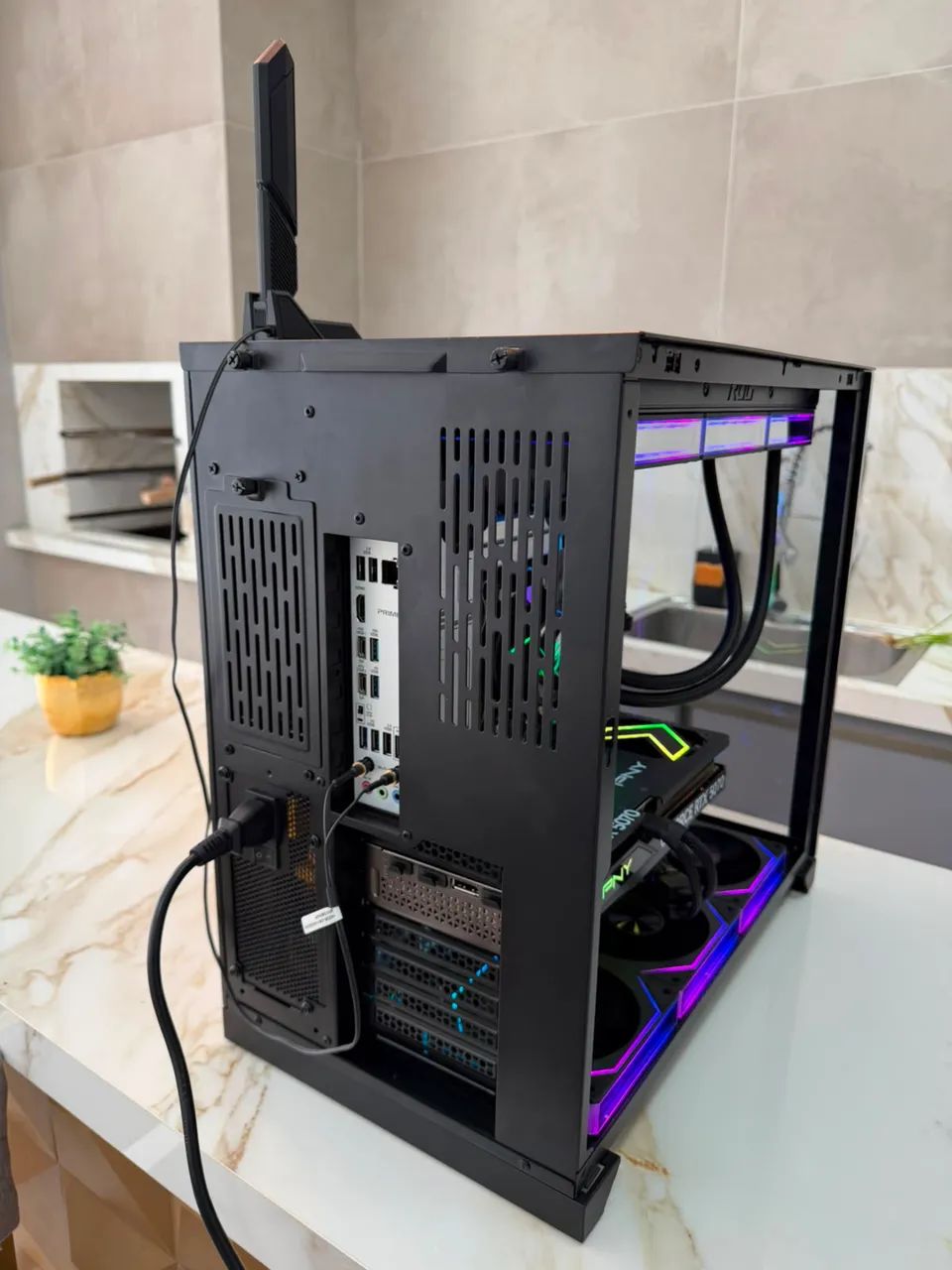 PC GAMER HIGH-END: Ryzen 7 7800X3D + RTX 5070 + Liquid ROG 360mm (Lian Li O11) + SSD 2TB - Foto 6