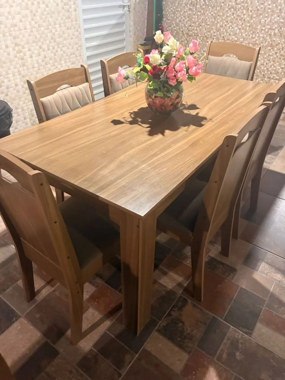 Mesa com  6 cadeiras  - Foto 2