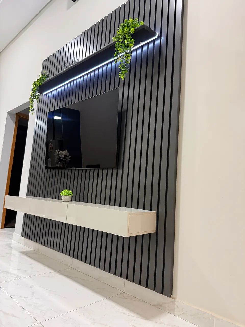 Painel Ripado com gavetas - Foto 3