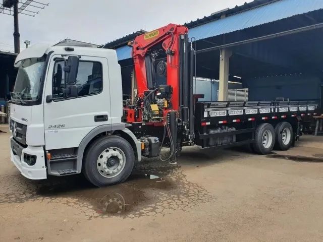 Mb Atego 2426 2018 com munck  - Foto 2