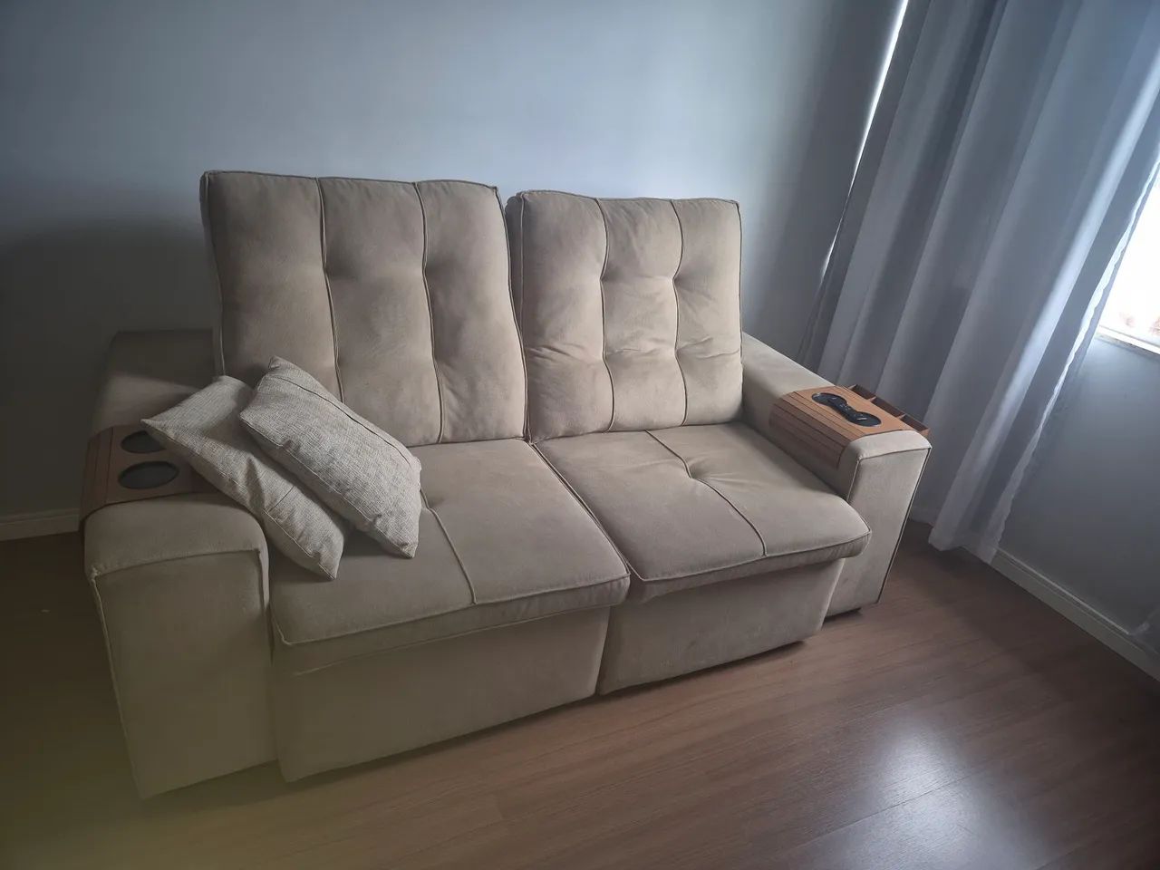 Sofá retrátil dois lugares