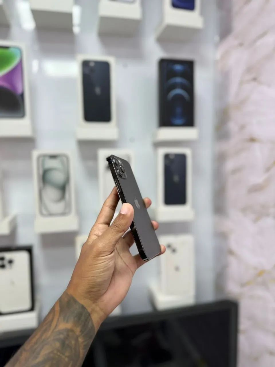 IPHONE 12 PRO 256GB <br>R$ 2.299,00 - Foto 2