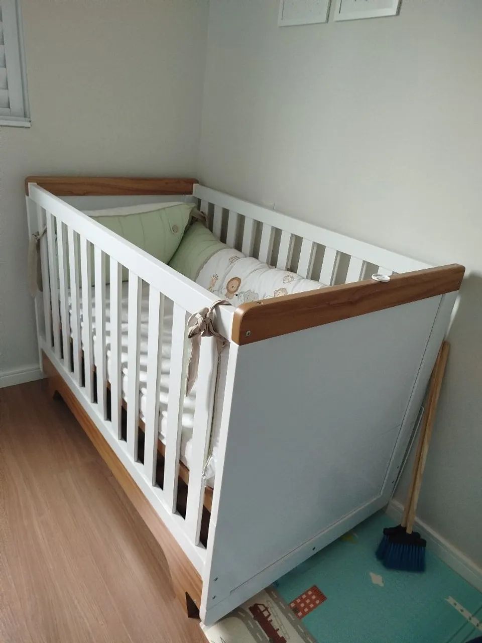 Berço que Vira Cama + Colchão