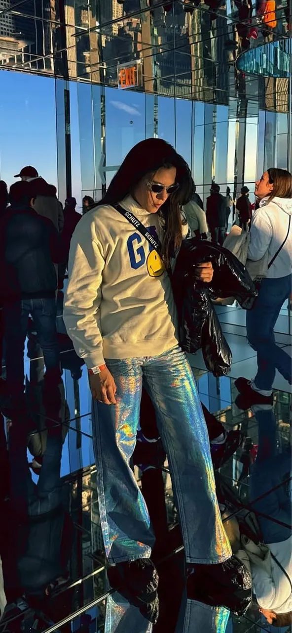 Calça holográfica Forever 21