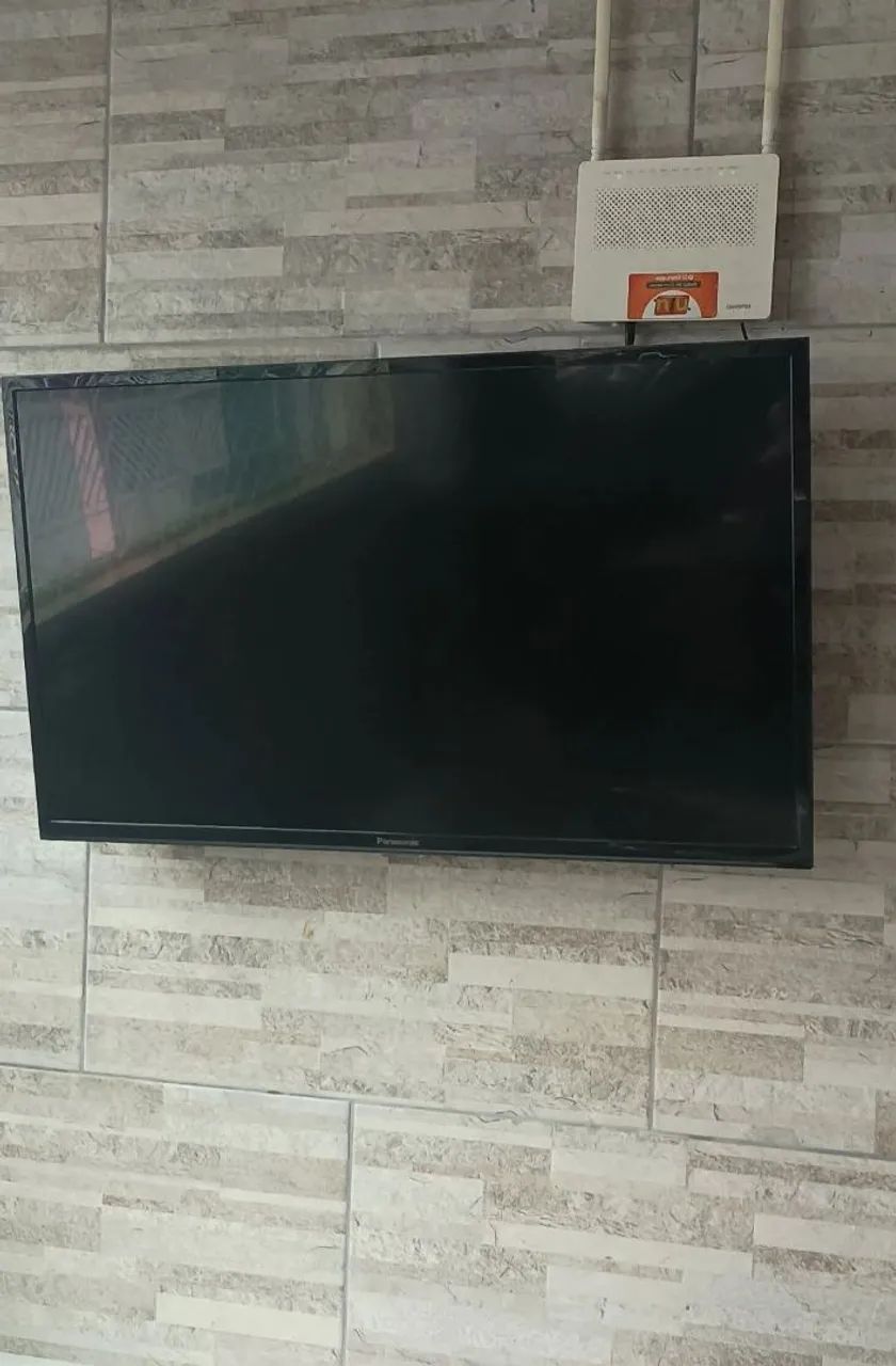 TV PANASONIC 32" (NÃO É SMARTV)