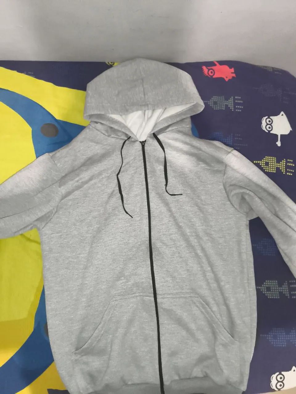Moletom cinza com zíper 