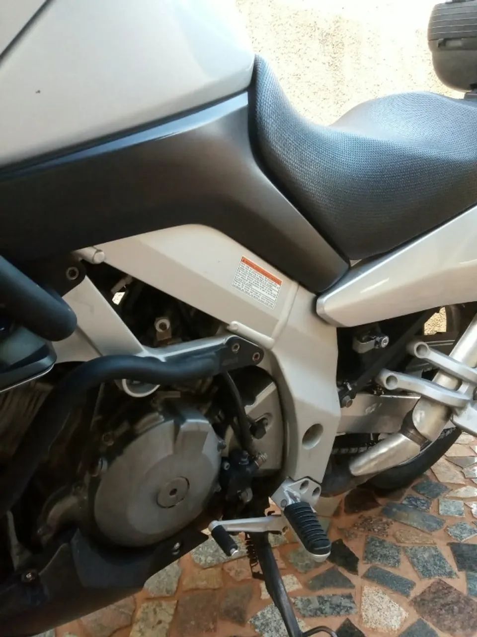 V-strom 1000, 2003/2004 Prata - Foto 3