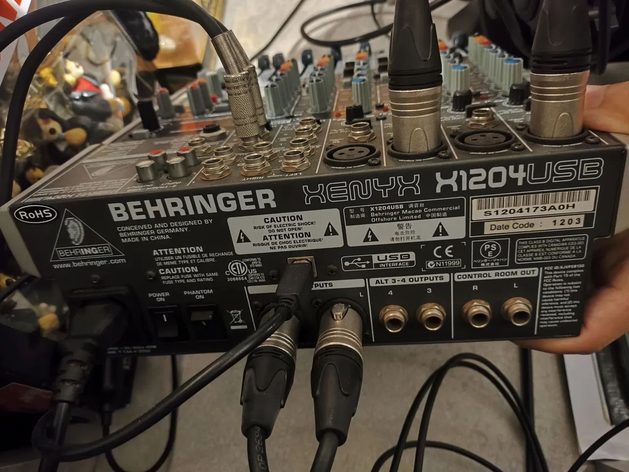 Mesa de Som Behringer Xenyx X1204USB com Efeitos - Foto 4