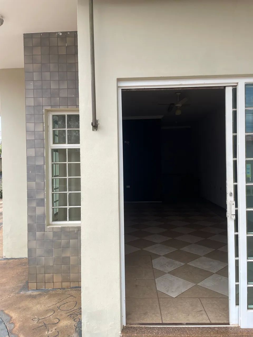 Alugo ponto comercial 