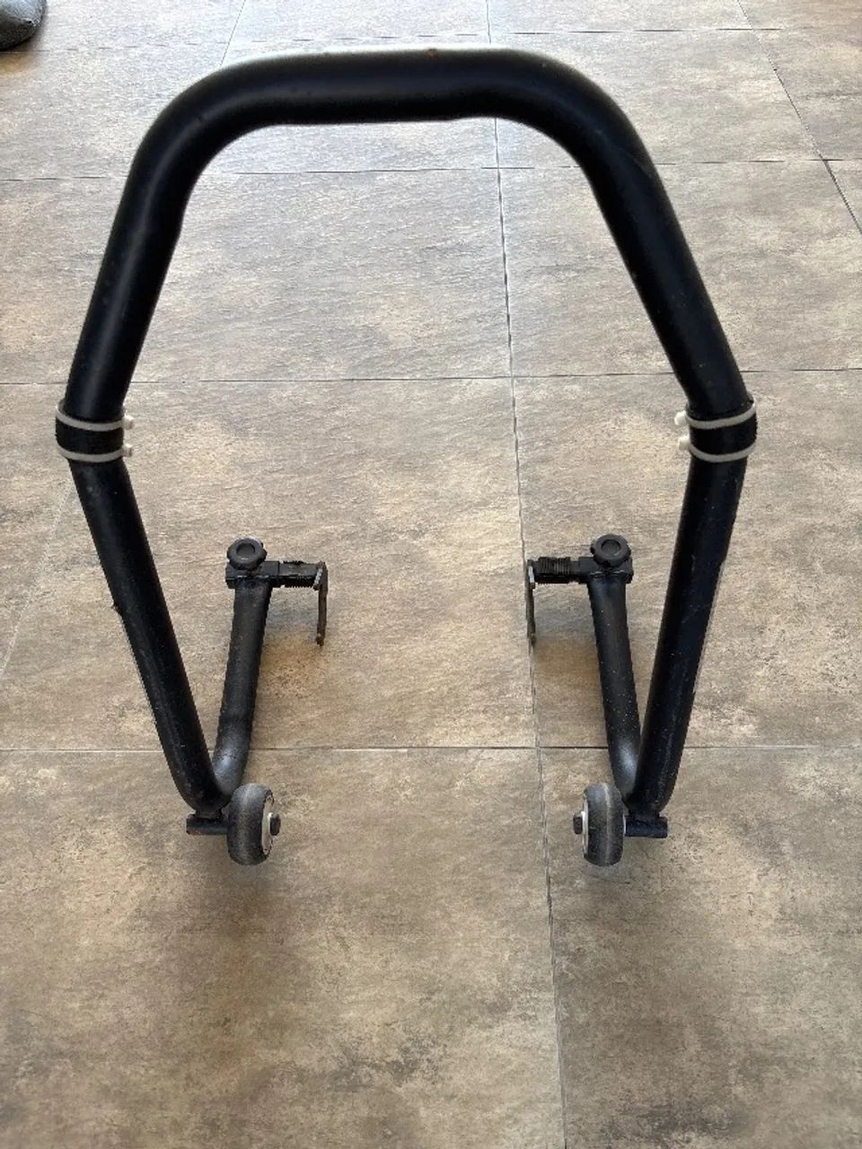 Vendo escape esportivo para MT-07 e suporte para lavação ou manutenção  - Foto 4