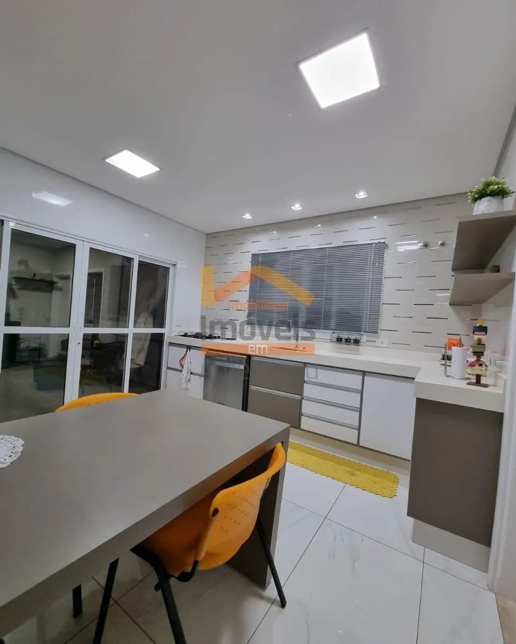 Casa à venda em Nova Odessa, Jardim Primavera, com 4 quartos, com 218 m² - Foto 3