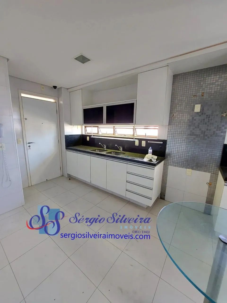 Amplo apartamento com 4 suítes no bairro Guararapes - Foto 8