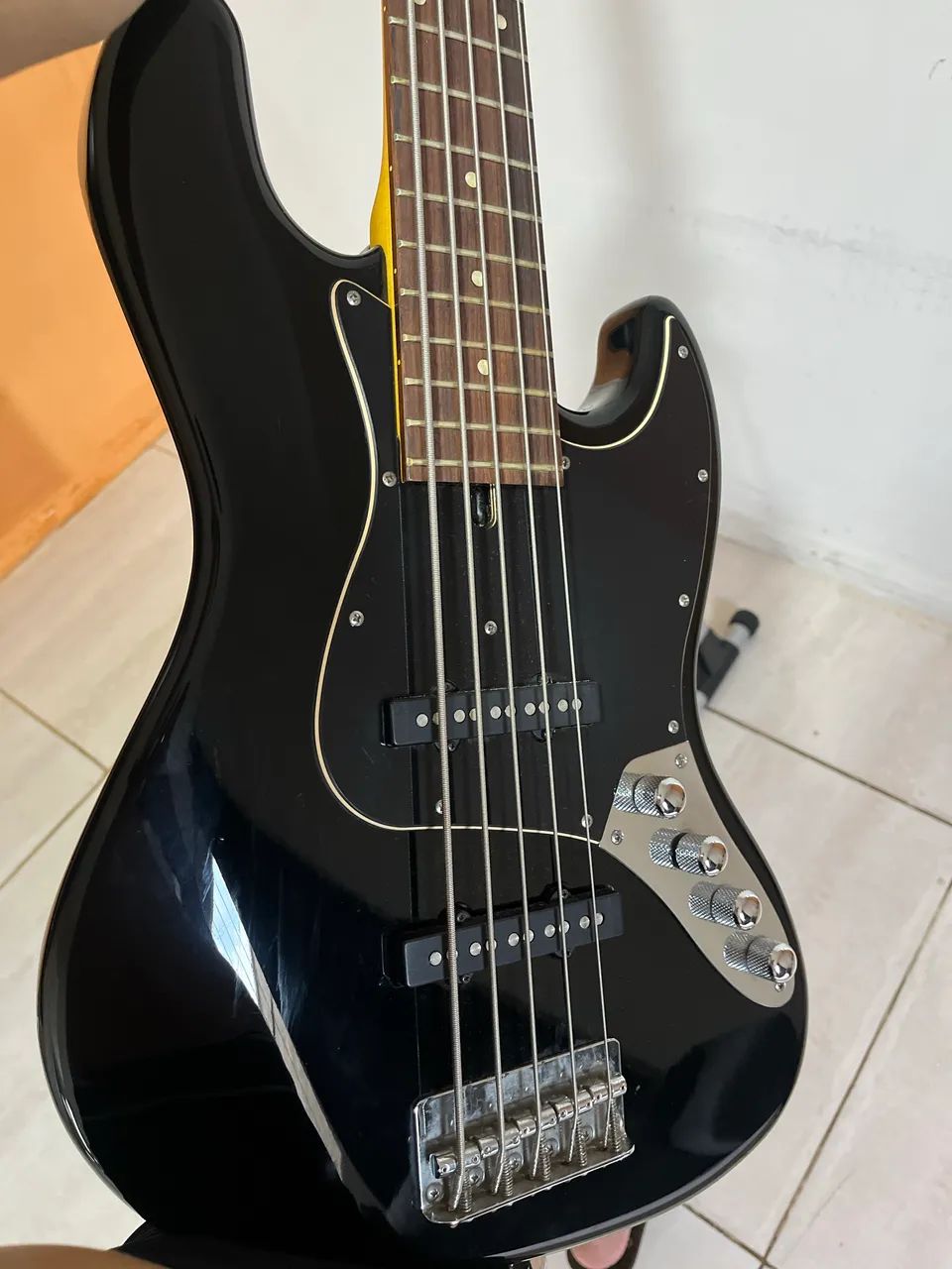 Baixo Bacchus(qualidade japonesa) - 5 cordas  - jazz bass  