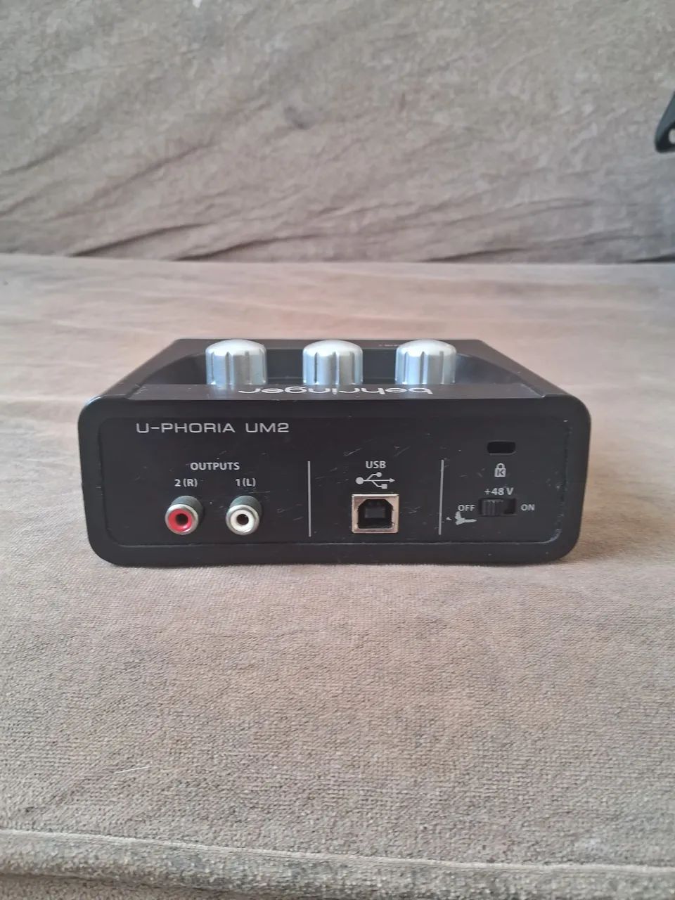 Behringer U-Phoria UM2  - Foto 4