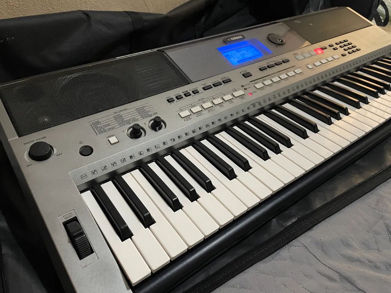 Teclado Yamaha PSR E443