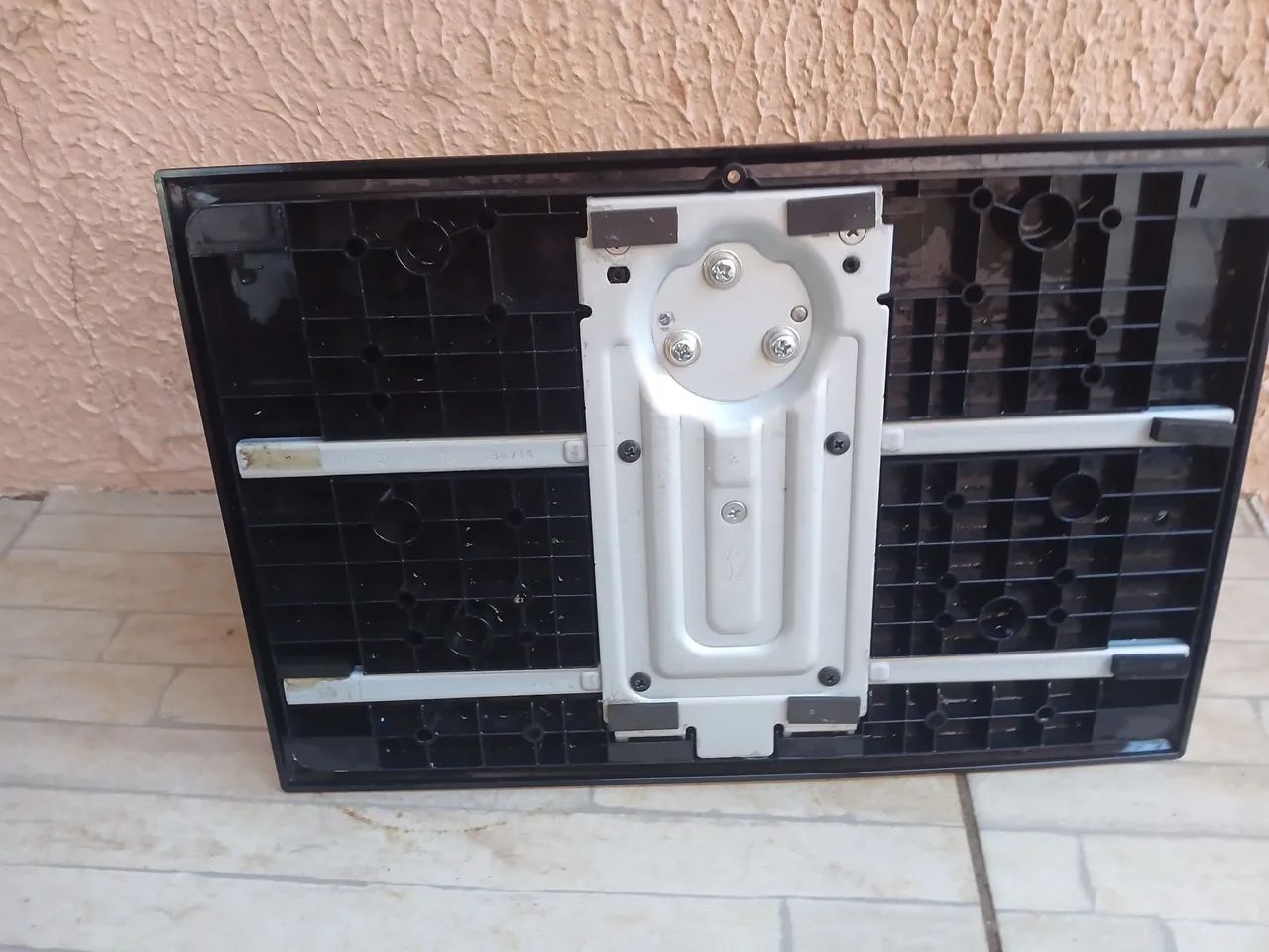 Base de suporte de mesa original para televisores da marca Panasonic - Foto 5