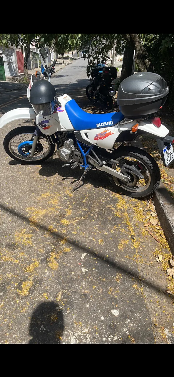 Motos Suzuki DR 1996 no Brasil