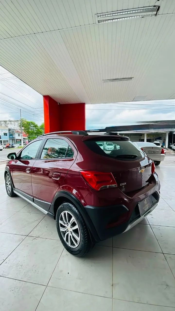 Chevrolet Onix Activ 1.4 8V Flex Mec. 4P 2017 - Foto 3