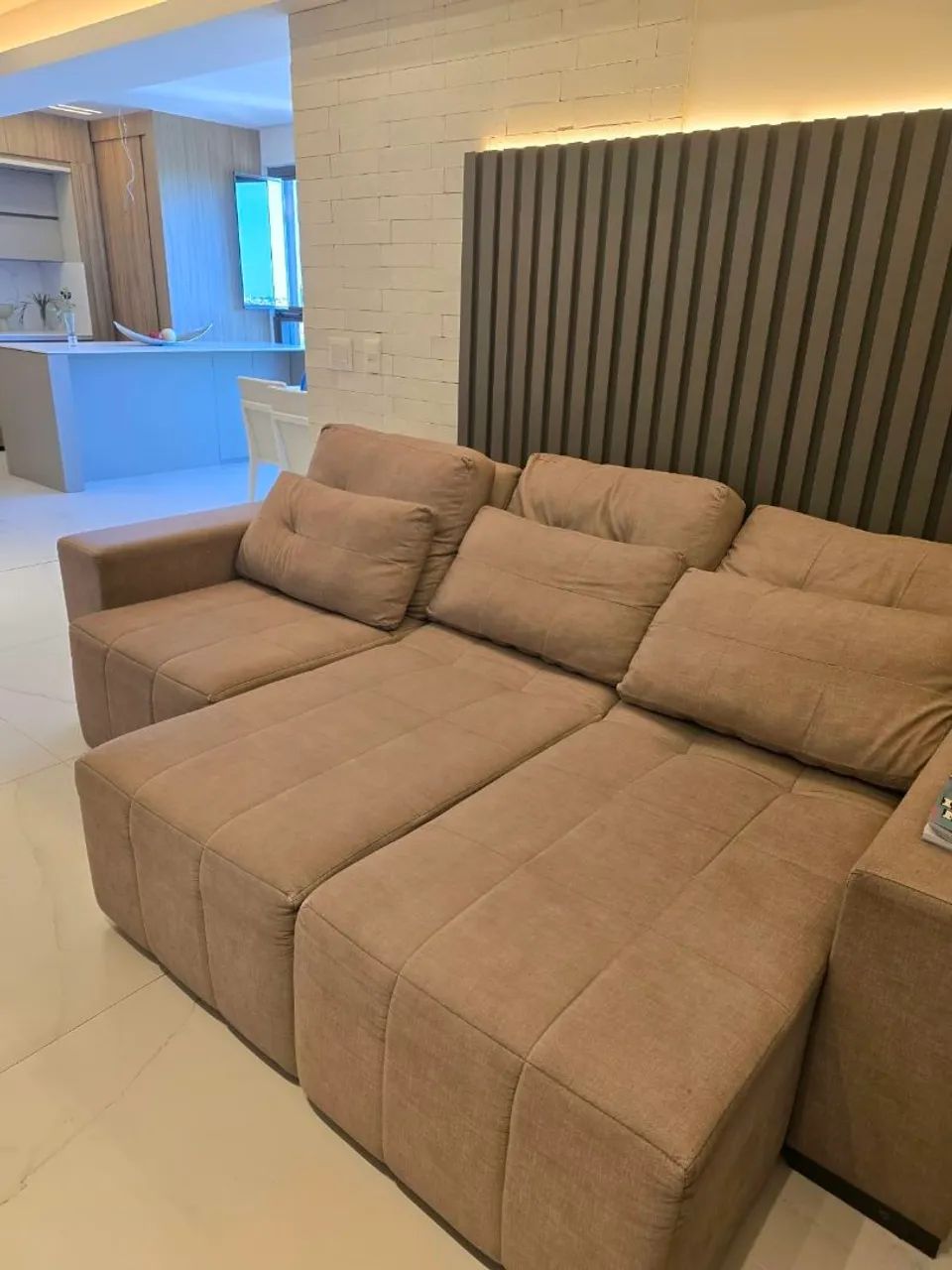 Vendo sofá retrátil 3 lugares - Foto 2