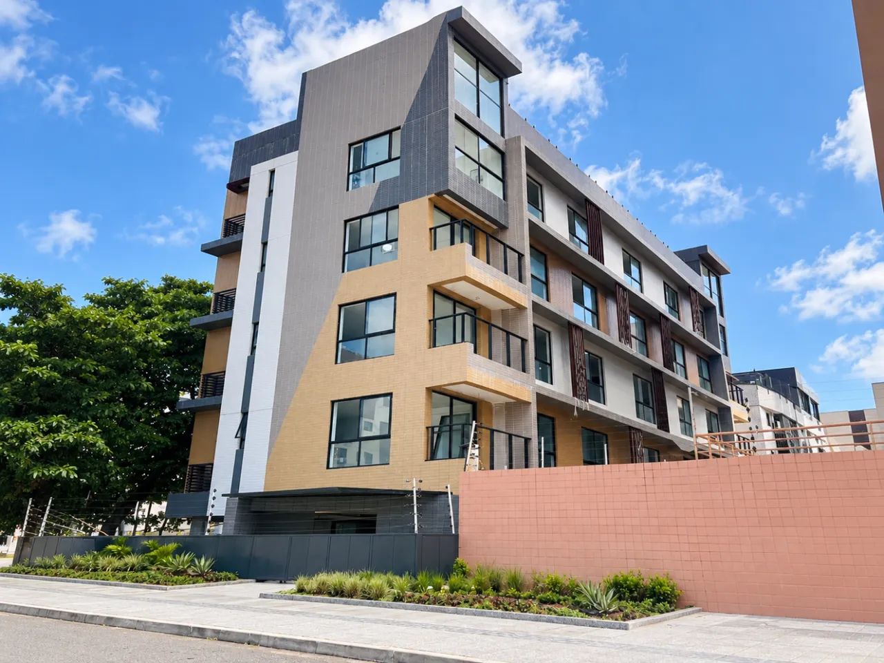 Flat 1 Quarto com Sacada e Lazer em Intermares PB