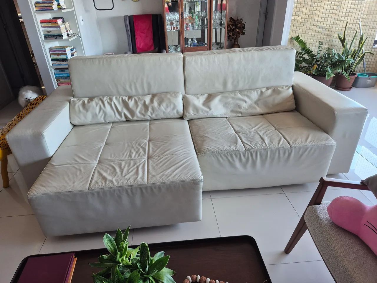 Sofá cama todo em couro em bom estado. Atemporal! - Foto 2