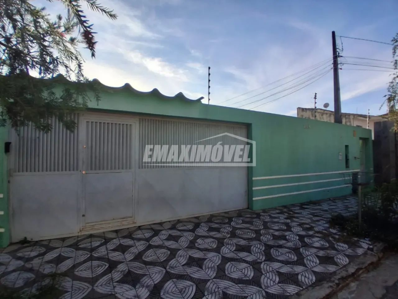 Casa com 3 suítes no Jardim Simus - Comercial e Residencial