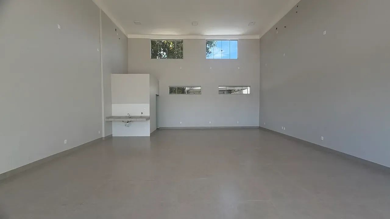 Sala Comercial 80m² Frente para Avenida Teotônio - Aureny III