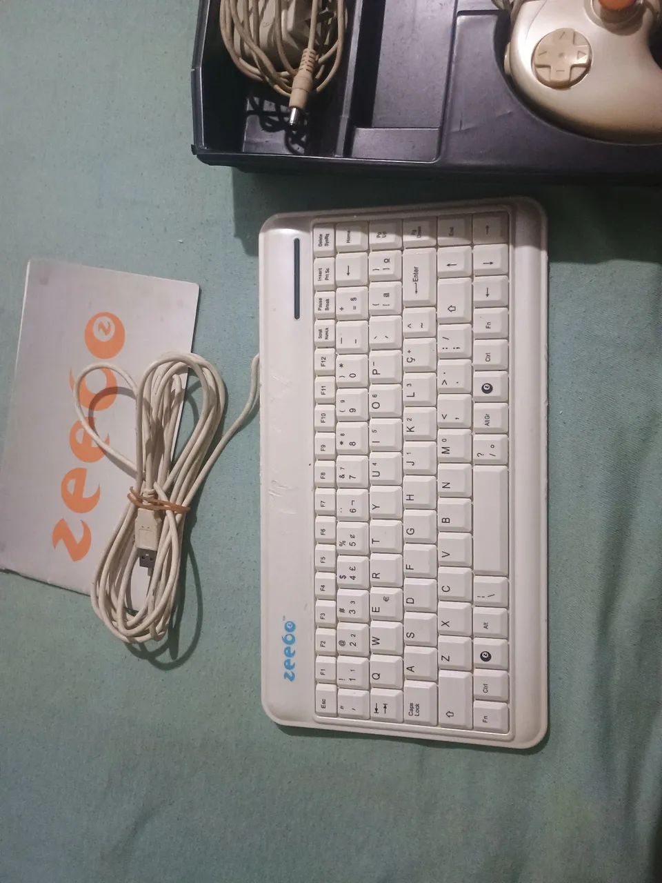 Vendo zeebo, novo caixa, teclado, manual, console, controle. Estado novo, aceito proposta  - Foto 4