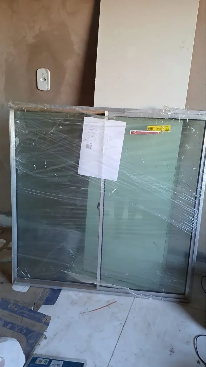 Vendo Janela de vidro