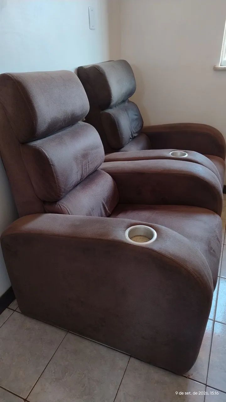 02 (duas) poltronas do papai reclináveis com porta copo.