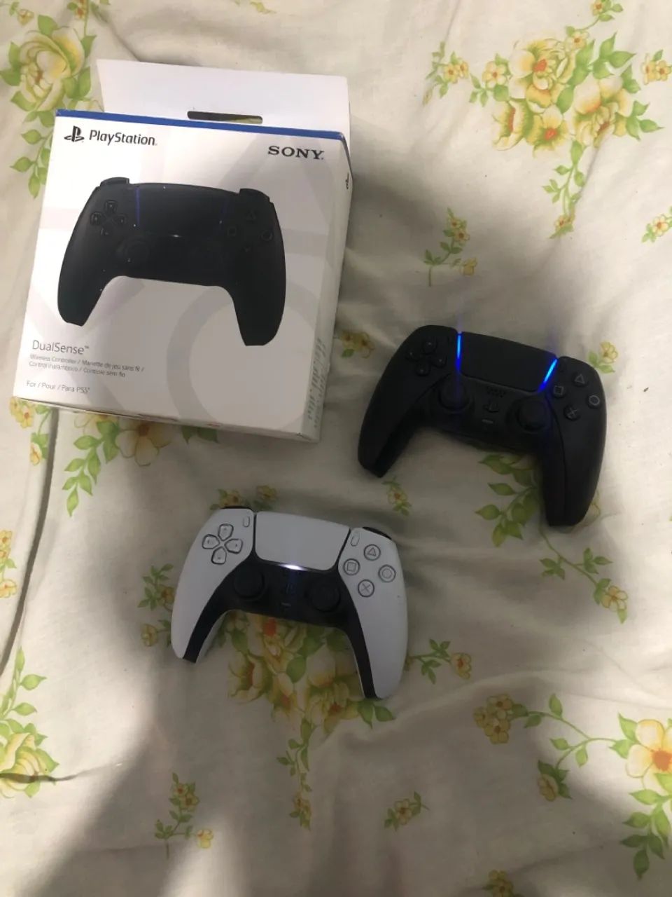 Ps5, 2 controles e 4 jogos  - Foto 2
