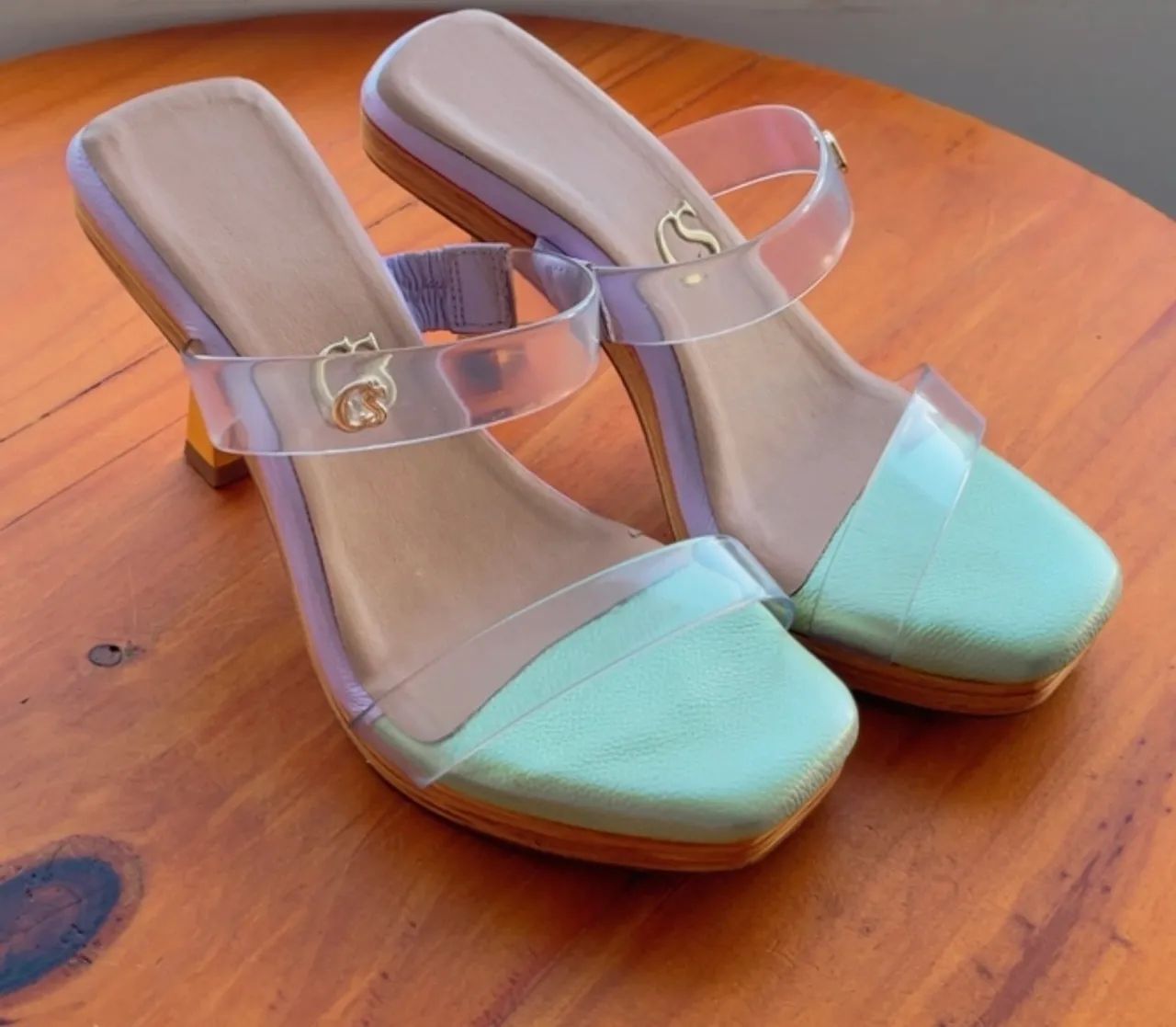 Desapego tamanco Usado Carmen steffens. N35