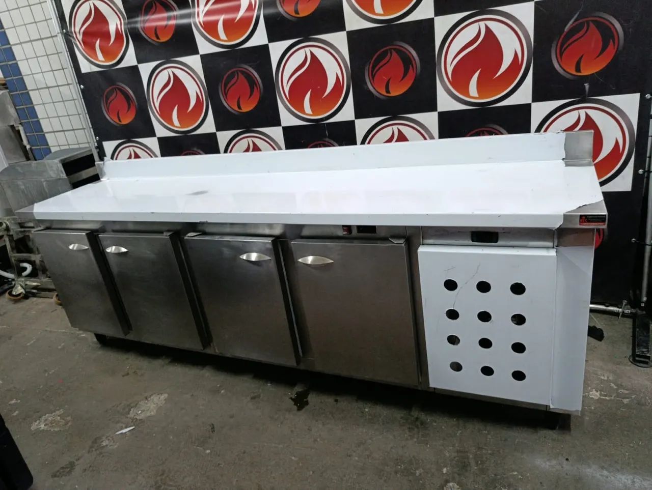 Balcão refrigerado usado 