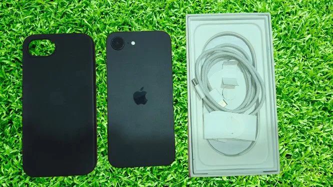 iPhone 16e 256gb preto - Foto 2