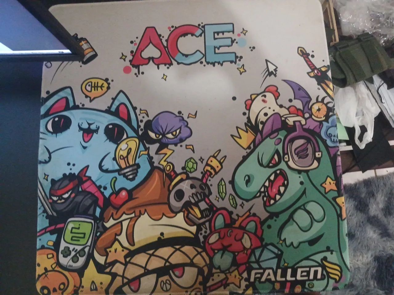 mouse pad fallen 