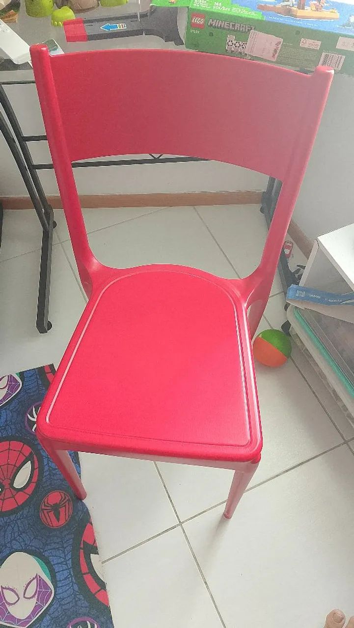 Cadeira empilhável toujours da tokstok