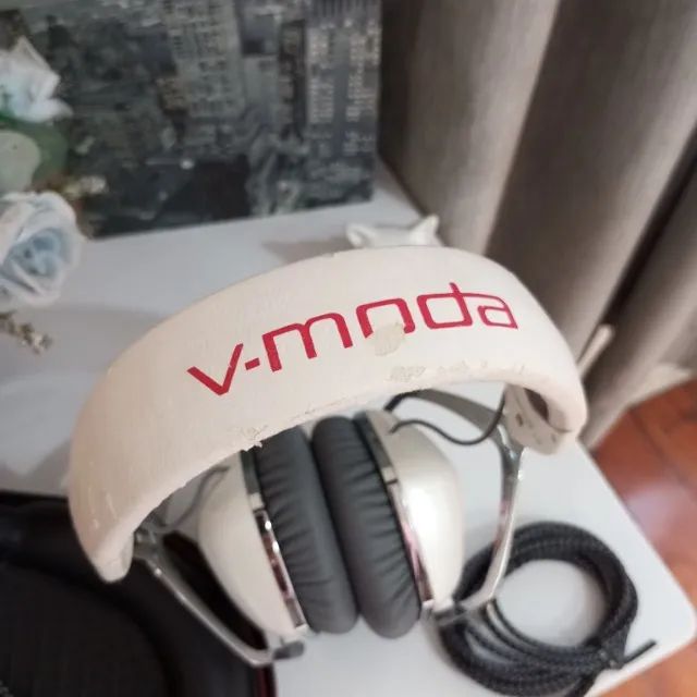 Headphone DJ profissional v-moda crossfade lp1 white pearl impecável com case e acessórios - Foto 2