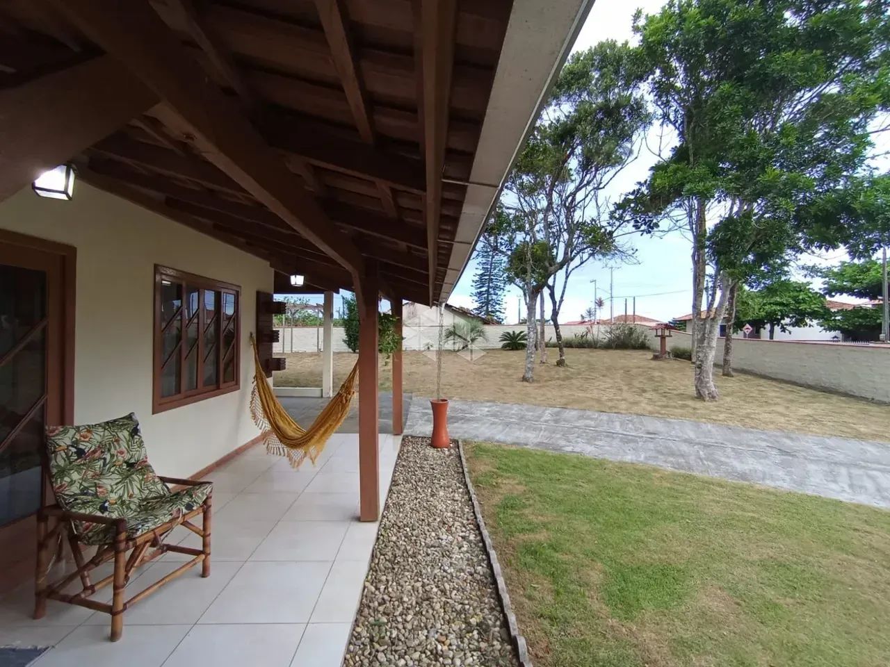 Terreno com  600m² com casa 120m²  sendo 1 suite + 2 - Foto 5