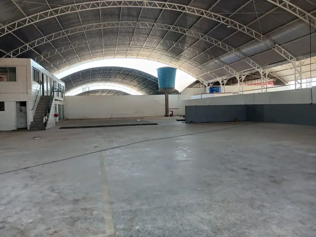 Aluga-se Galpão Comercial
