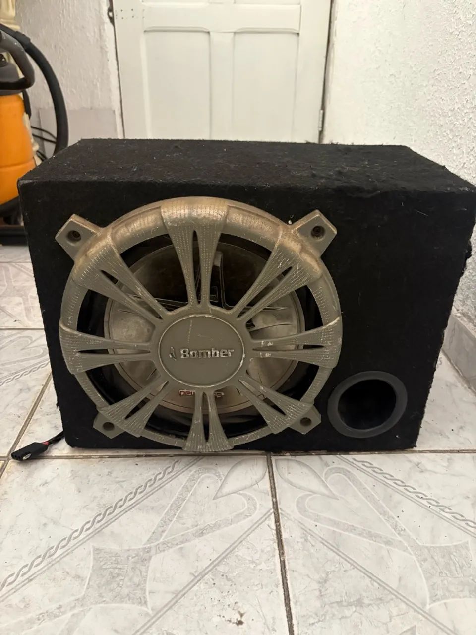 SUBWOOFER BOMBER