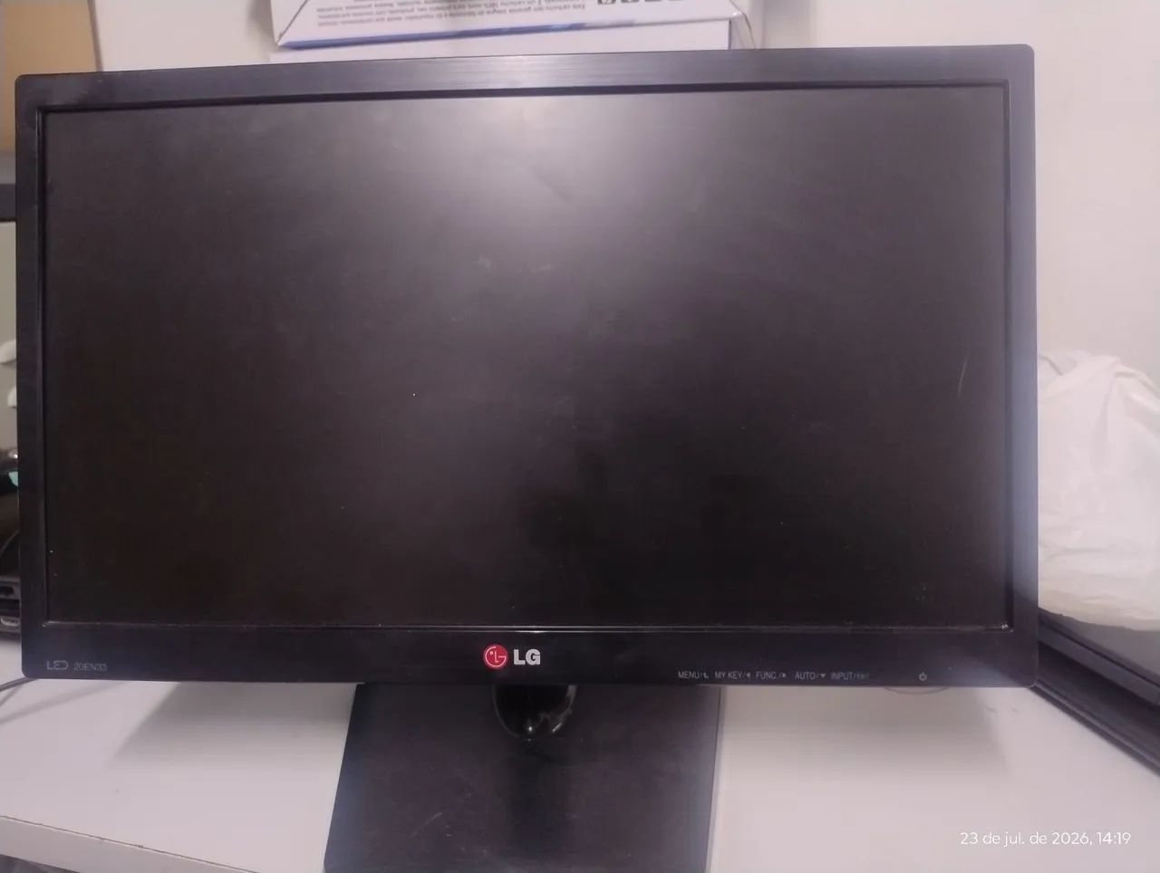 Monitor LG 19,5 polegadas 80 reais