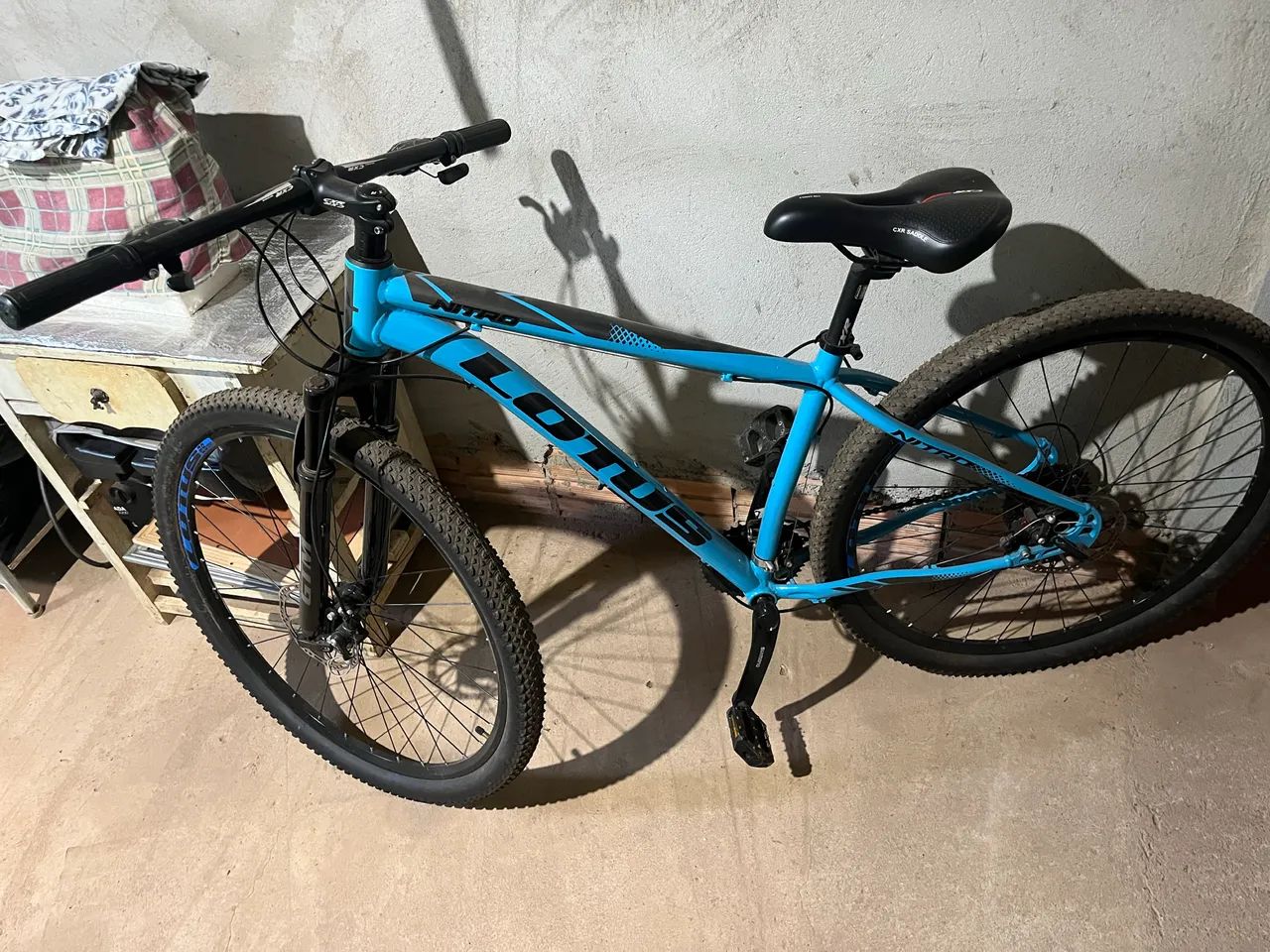 Vende-se uma bicicleta semi nova 